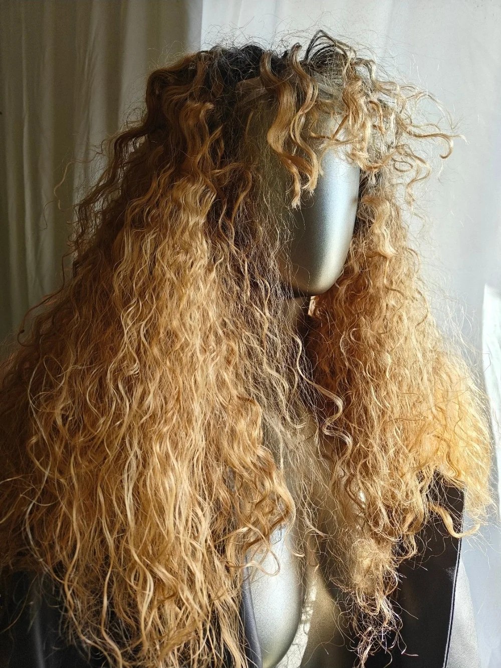 Long Curly Women’s Wig - Honey Blonde